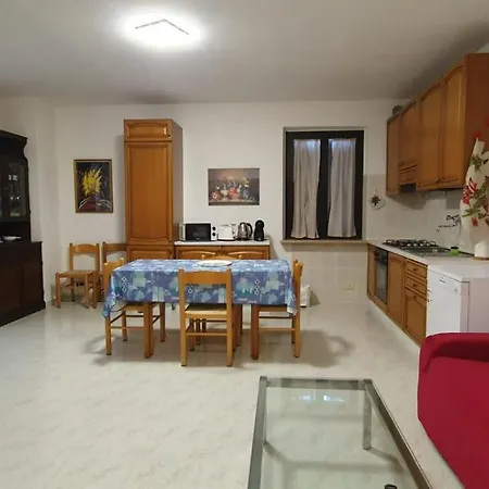 La Lepre Nella Luna Apartment *